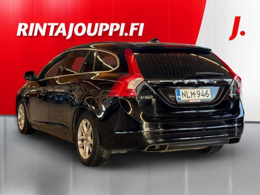 Volvo V60 2015 Musta