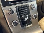 Volvo V60 2015 Musta