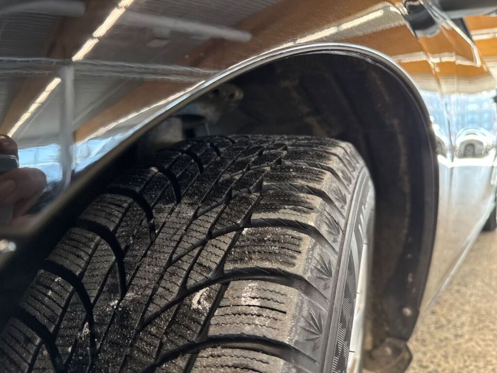 Volvo V60 2015 Musta