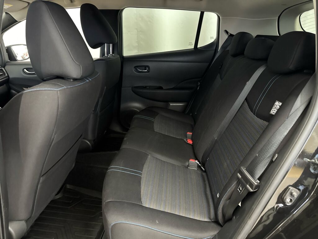 Nissan Leaf 2019 Musta