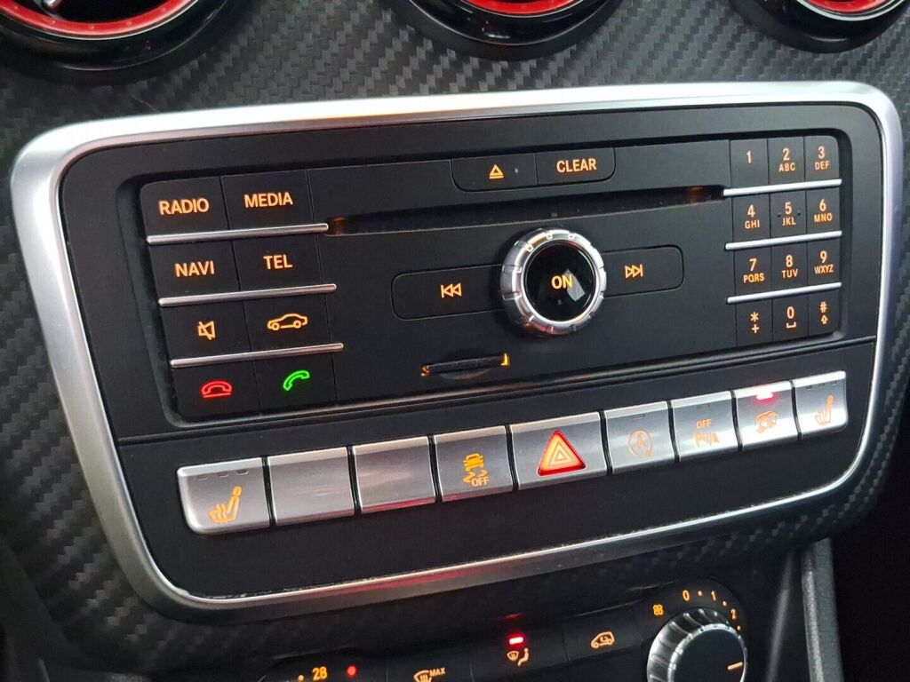 Mercedes-Benz A 2015 Musta