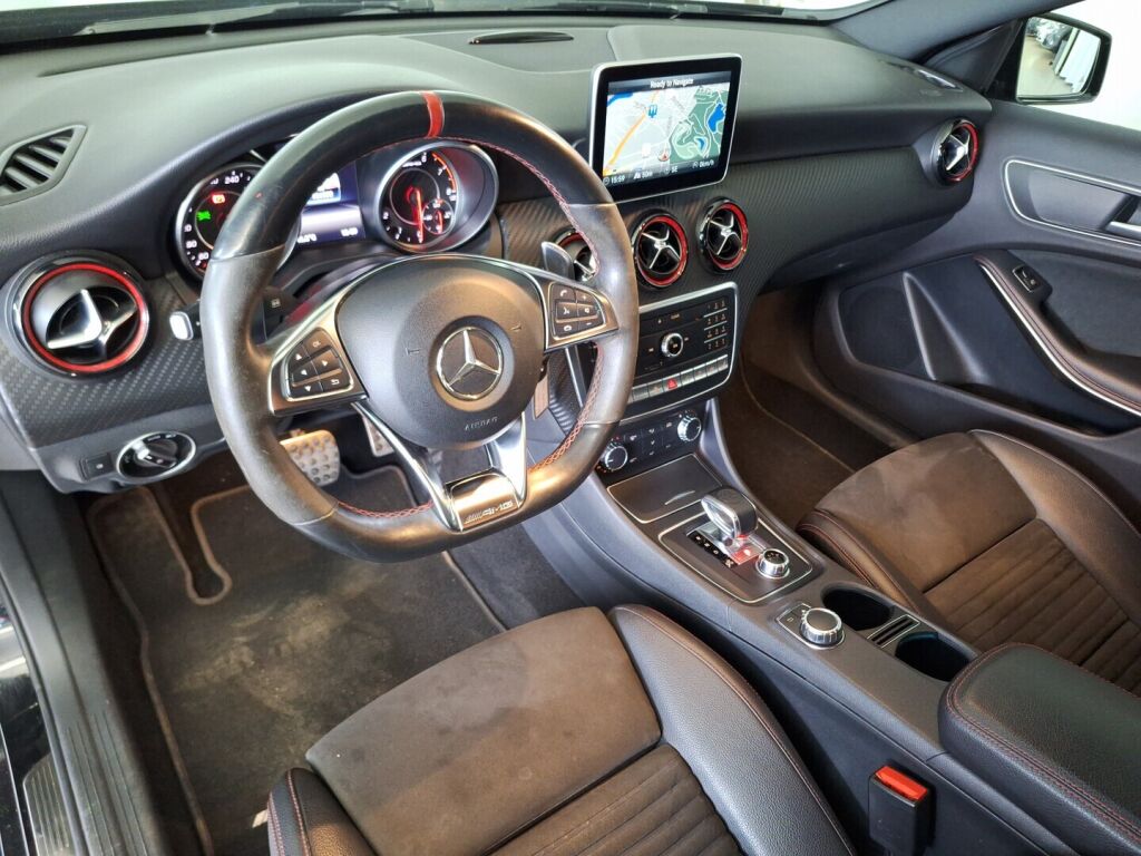 Mercedes-Benz A 2015 Musta