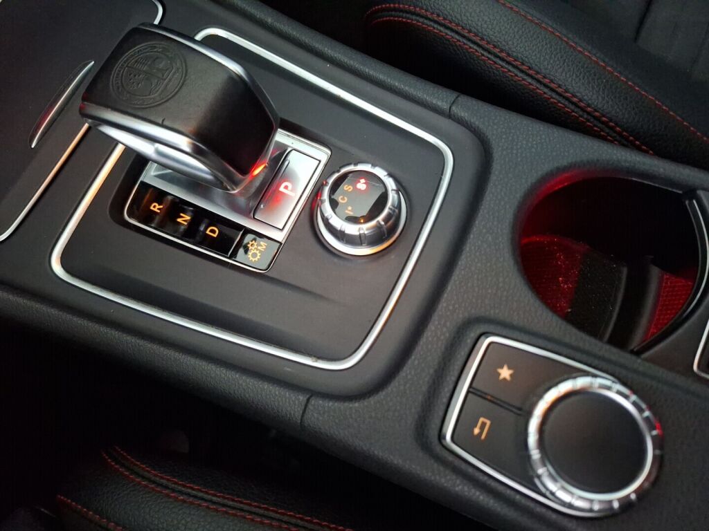 Mercedes-Benz A 2015 Musta