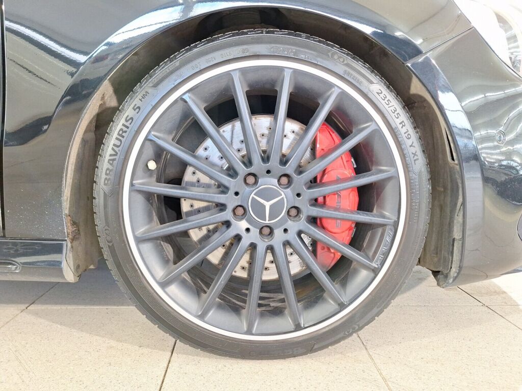 Mercedes-Benz A 2015 Musta