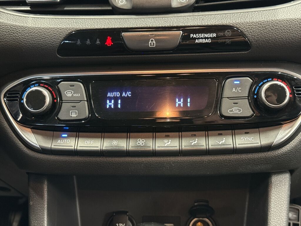 Hyundai i30 Wagon 2019 Valkoinen