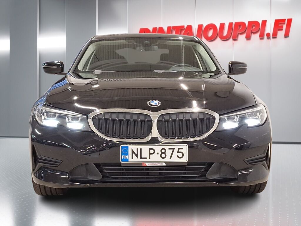BMW 330 2019 Musta