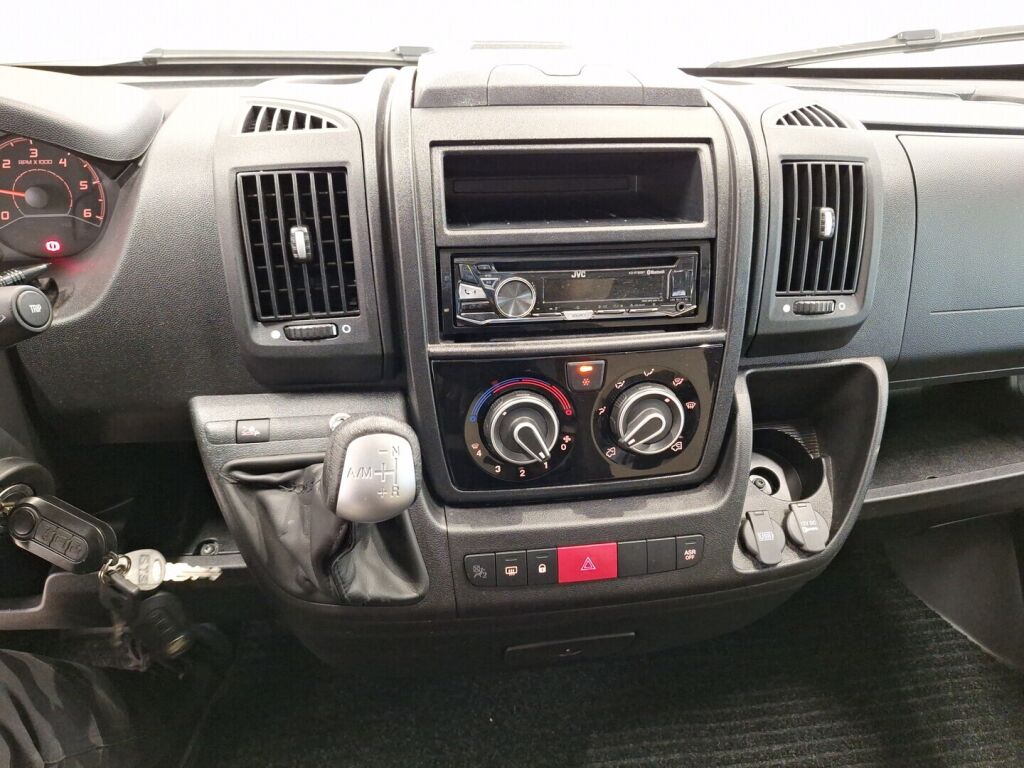 Pössl Roadcar 2019 Valkoinen