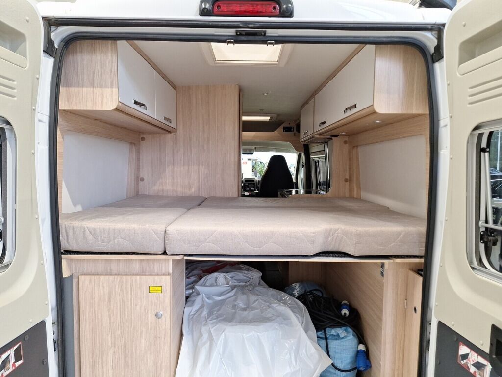 Pössl Roadcar 2019 Valkoinen