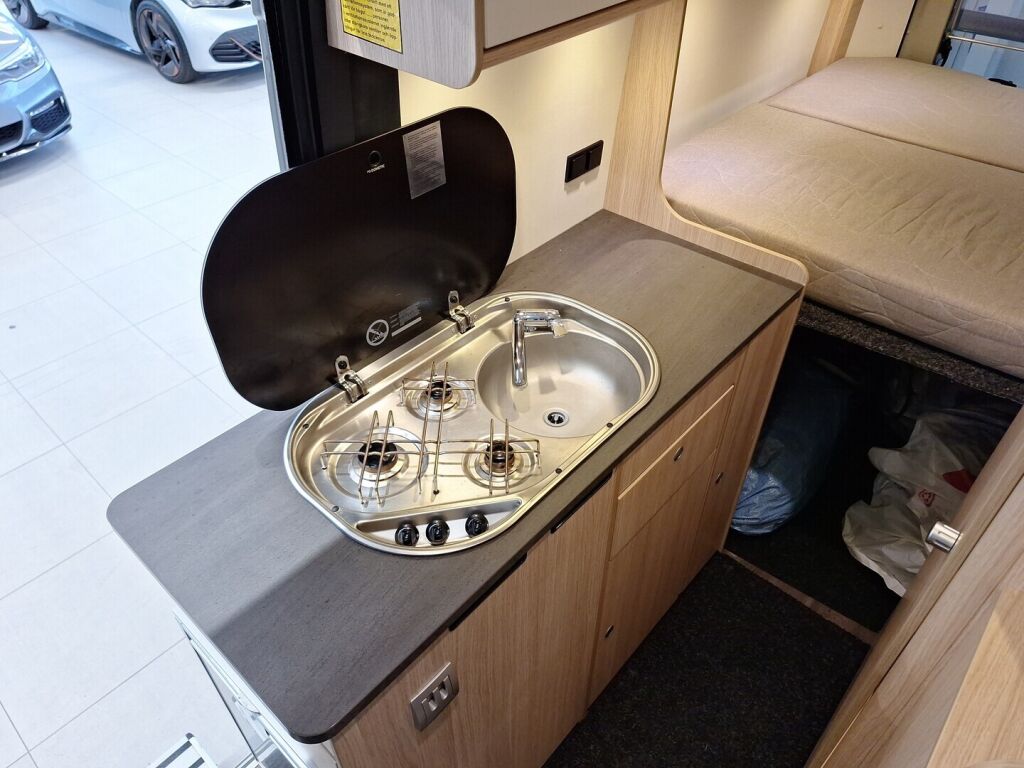 Pössl Roadcar 2019 Valkoinen