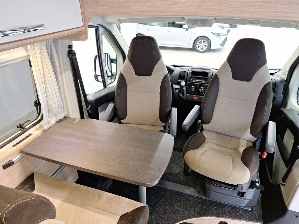 Pössl Roadcar 2019 Valkoinen