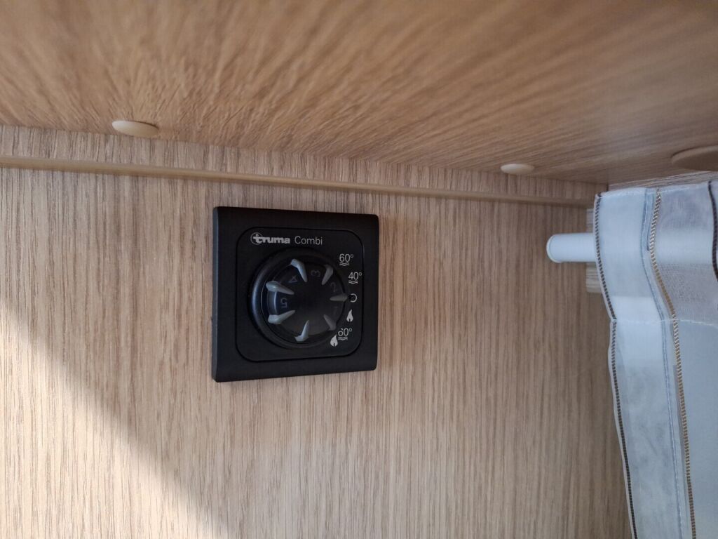 Pössl Roadcar 2019 Valkoinen