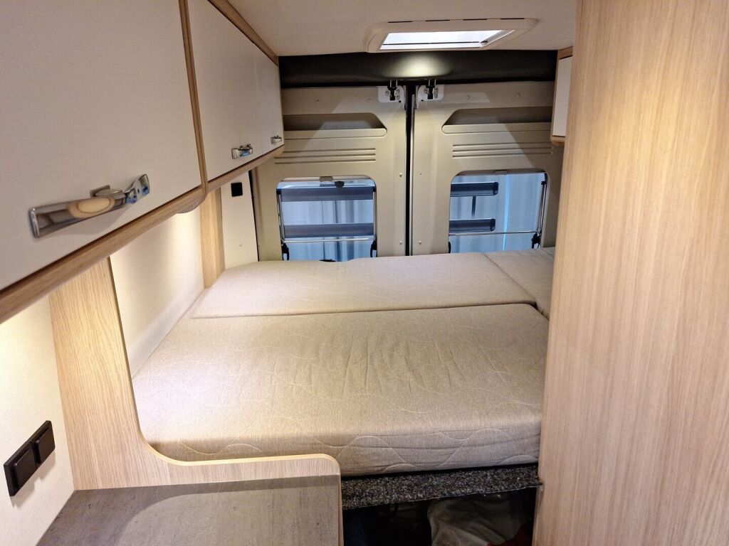 Pössl Roadcar 2019 Valkoinen