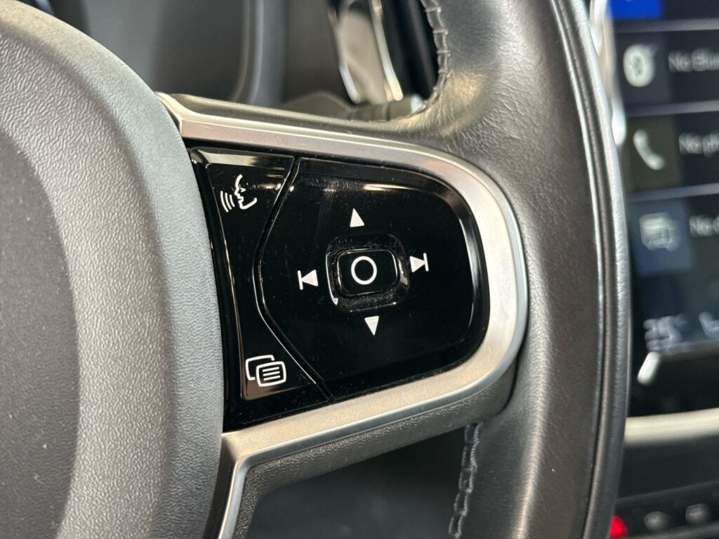 Volvo S60 2019 Musta