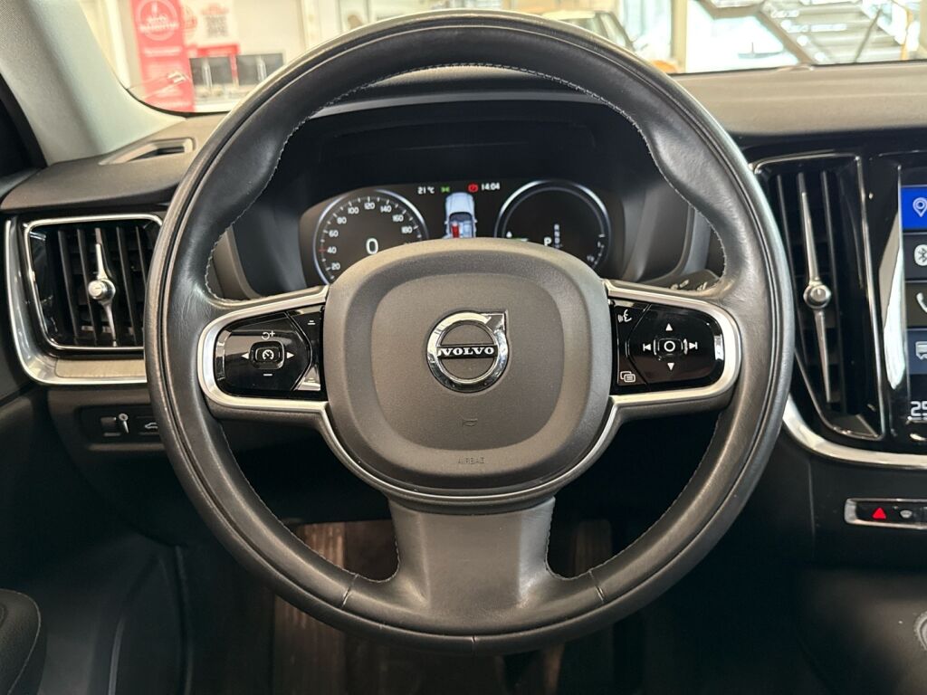 Volvo S60 2019 Musta