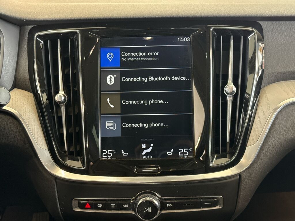 Volvo S60 2019 Musta