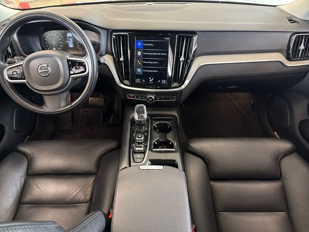 Volvo S60 2019 Musta
