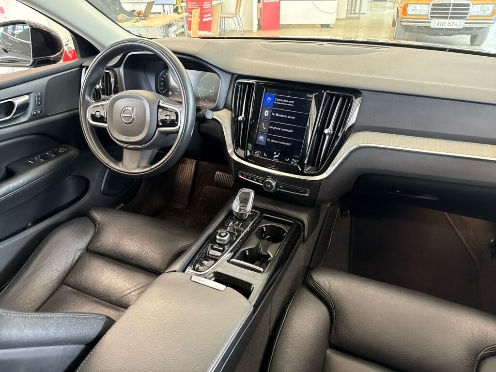 Volvo S60 2019 Musta