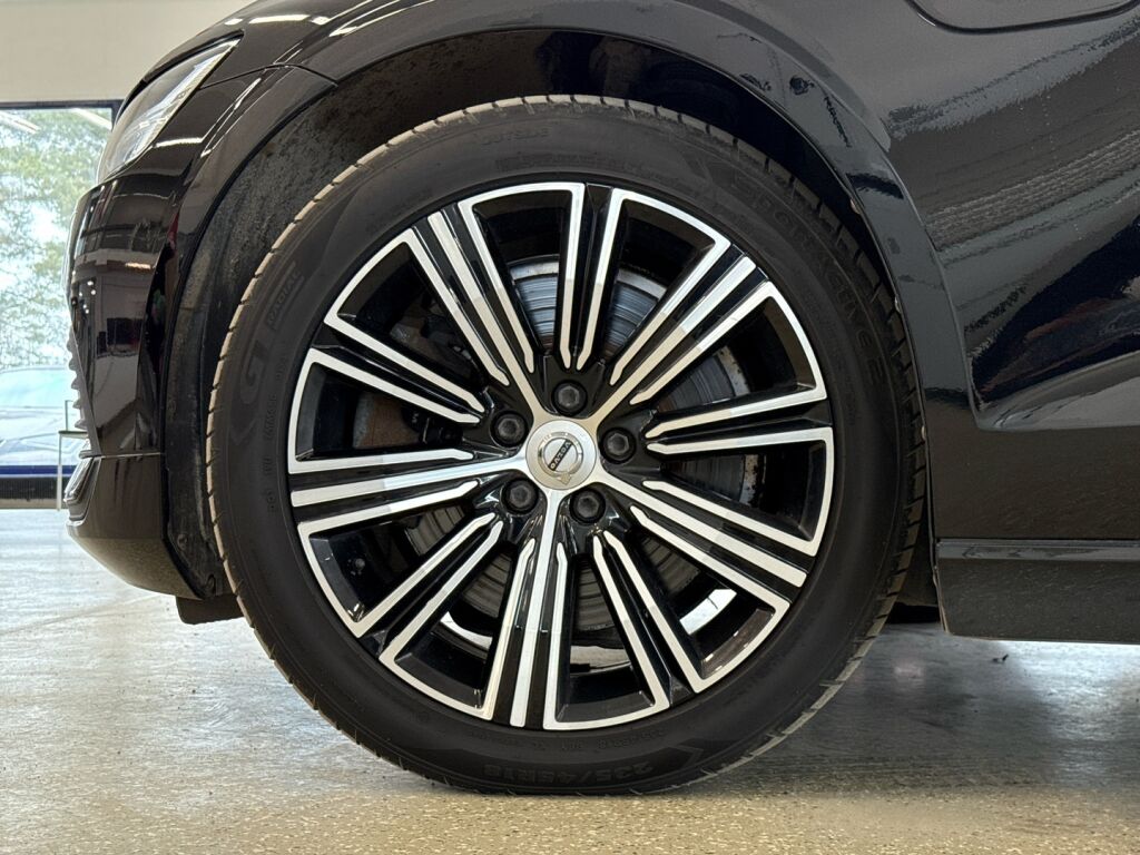 Volvo S60 2019 Musta