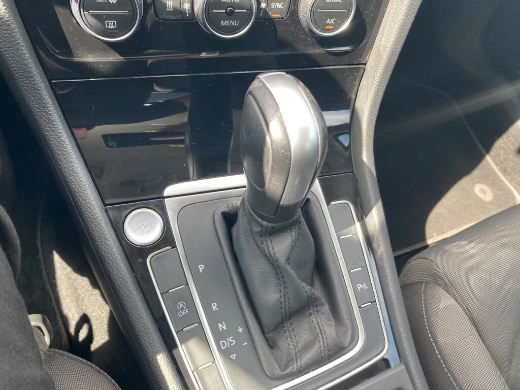 Volkswagen Golf 2020 Metallinhohto Harmaa