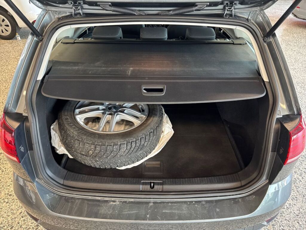 Volkswagen Golf 2020 Metallinhohto Harmaa