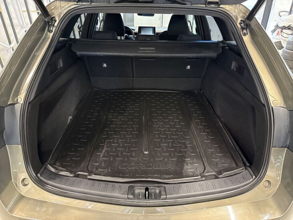 Toyota Corolla 2020 Ruskea (beige)