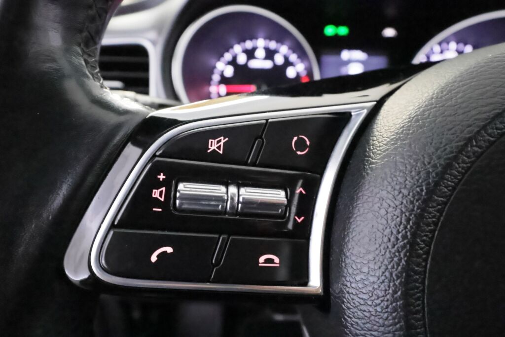 Kia Ceed 2019 Punainen