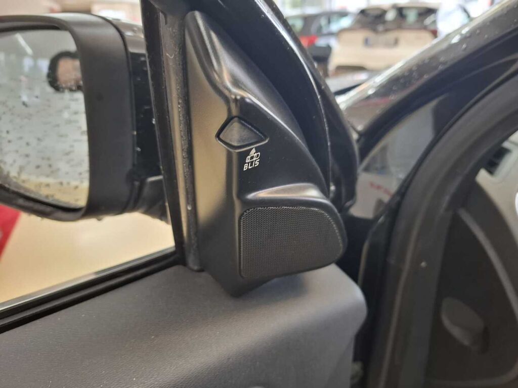 Volvo XC60 2016 Musta