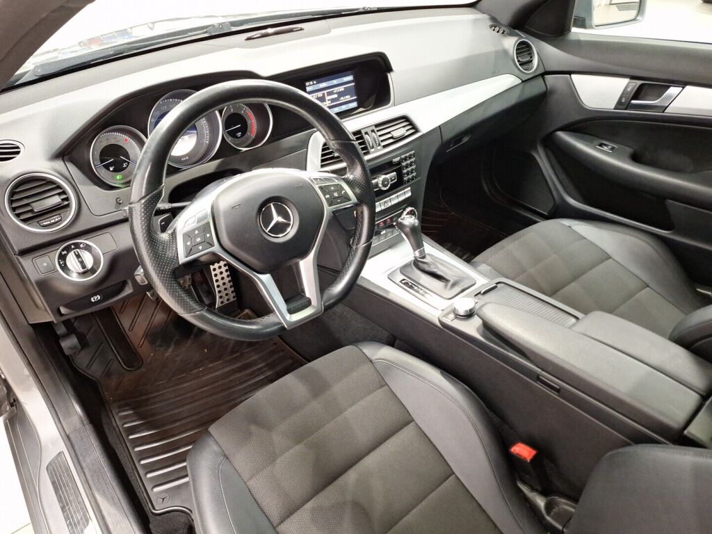 Mercedes-Benz C 2011 Harmaa