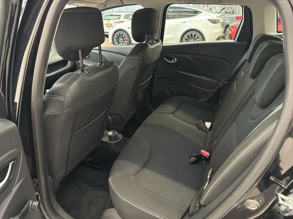 Renault Clio 2020 Musta