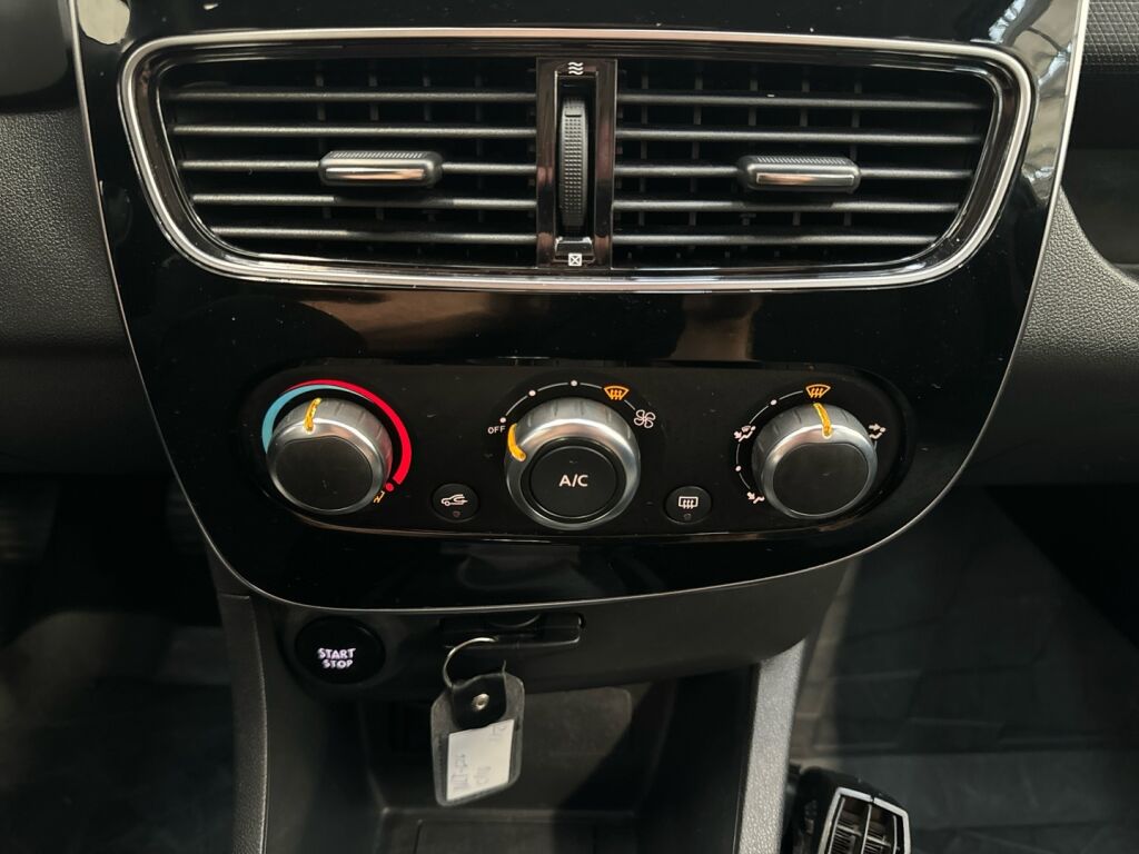 Renault Clio 2020 Musta