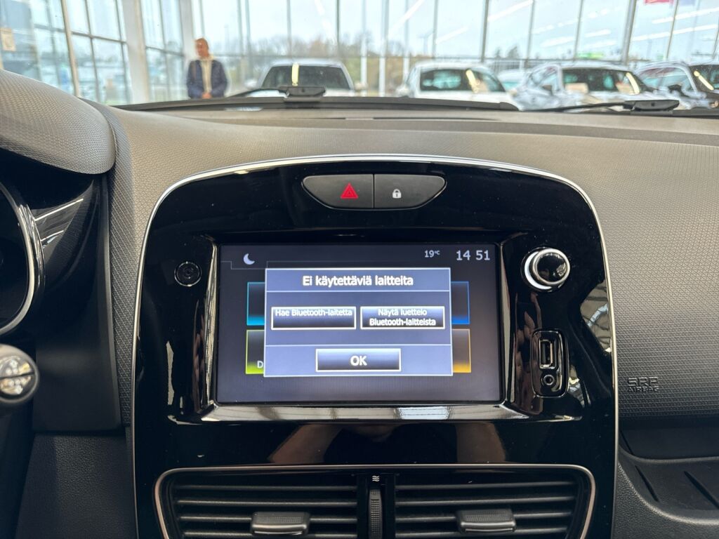 Renault Clio 2020 Musta