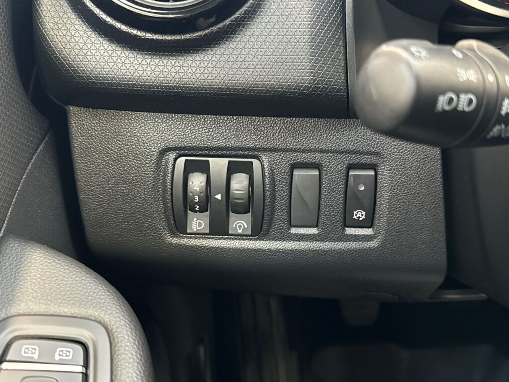 Renault Clio 2020 Musta