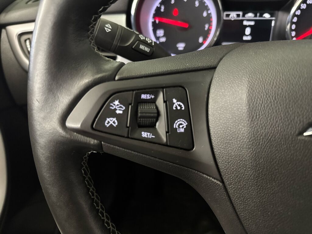 Opel Astra 2019 Hopea