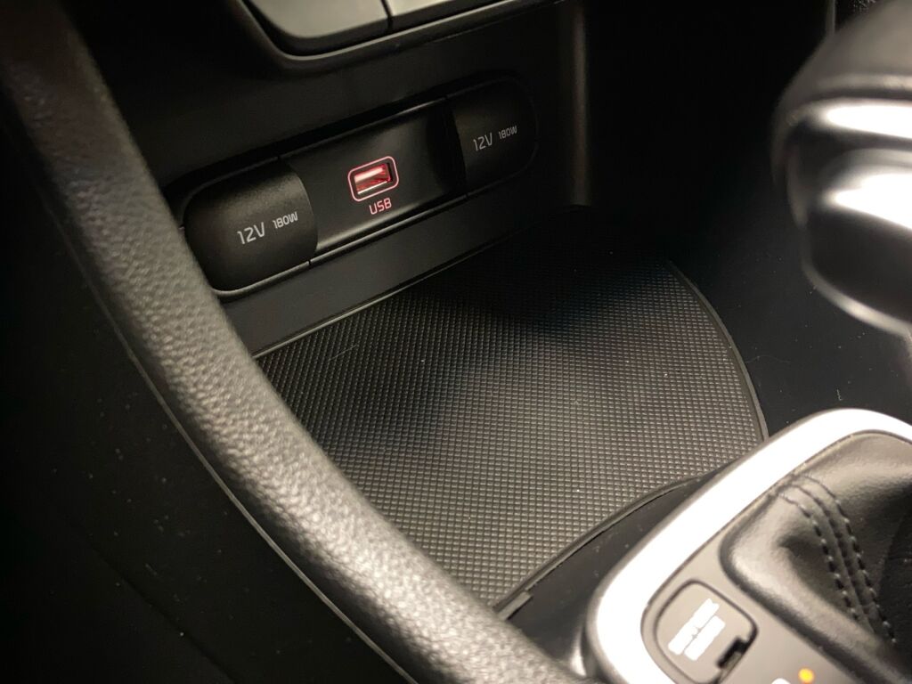 Kia Sportage 2019 Ruskea (beige)