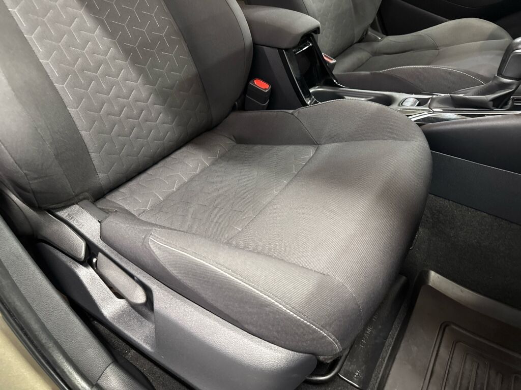 Toyota Corolla 2020 Ruskea (beige)