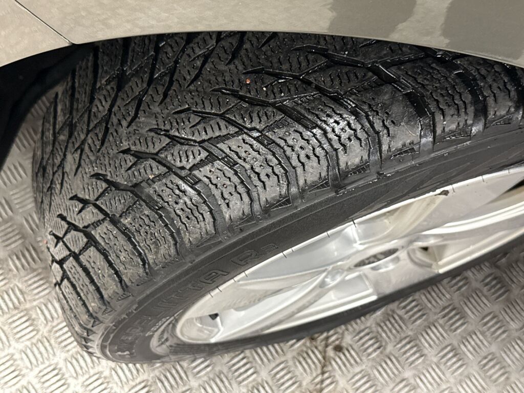 Toyota Corolla 2020 Ruskea (beige)