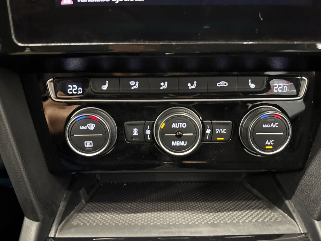 Volkswagen Passat 2019 Sininen