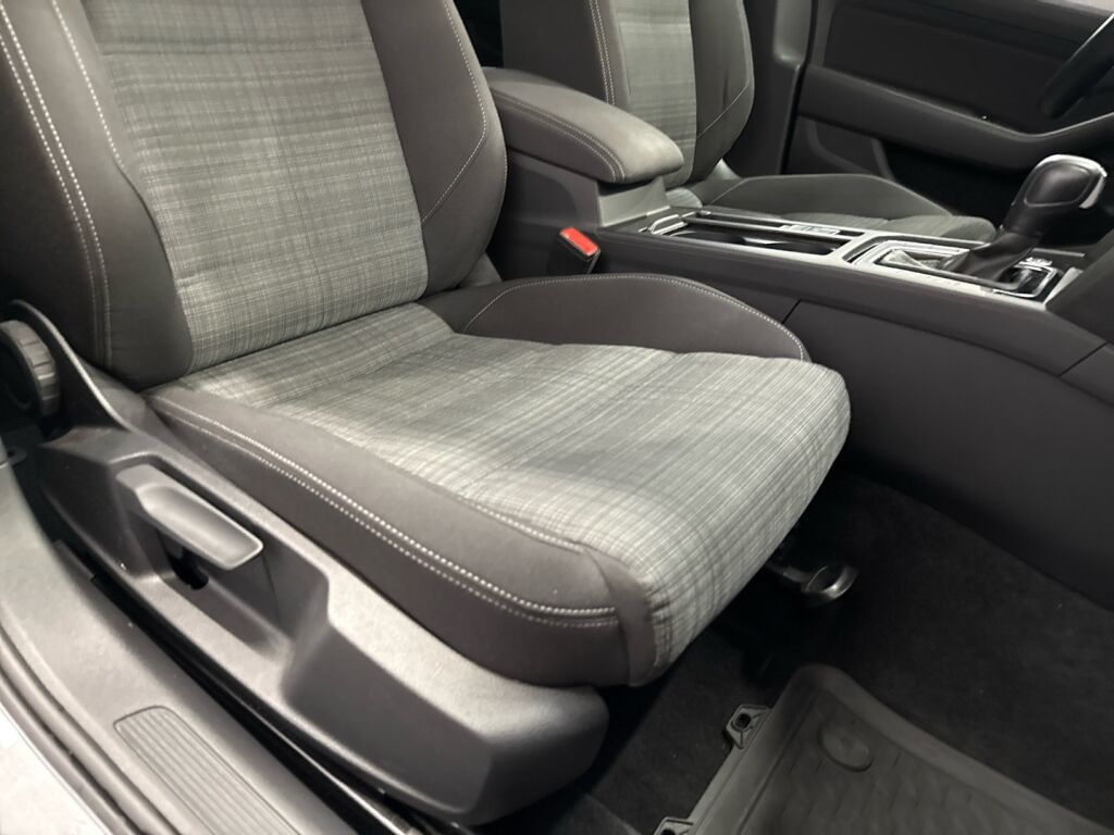 Volkswagen Passat 2019 Sininen