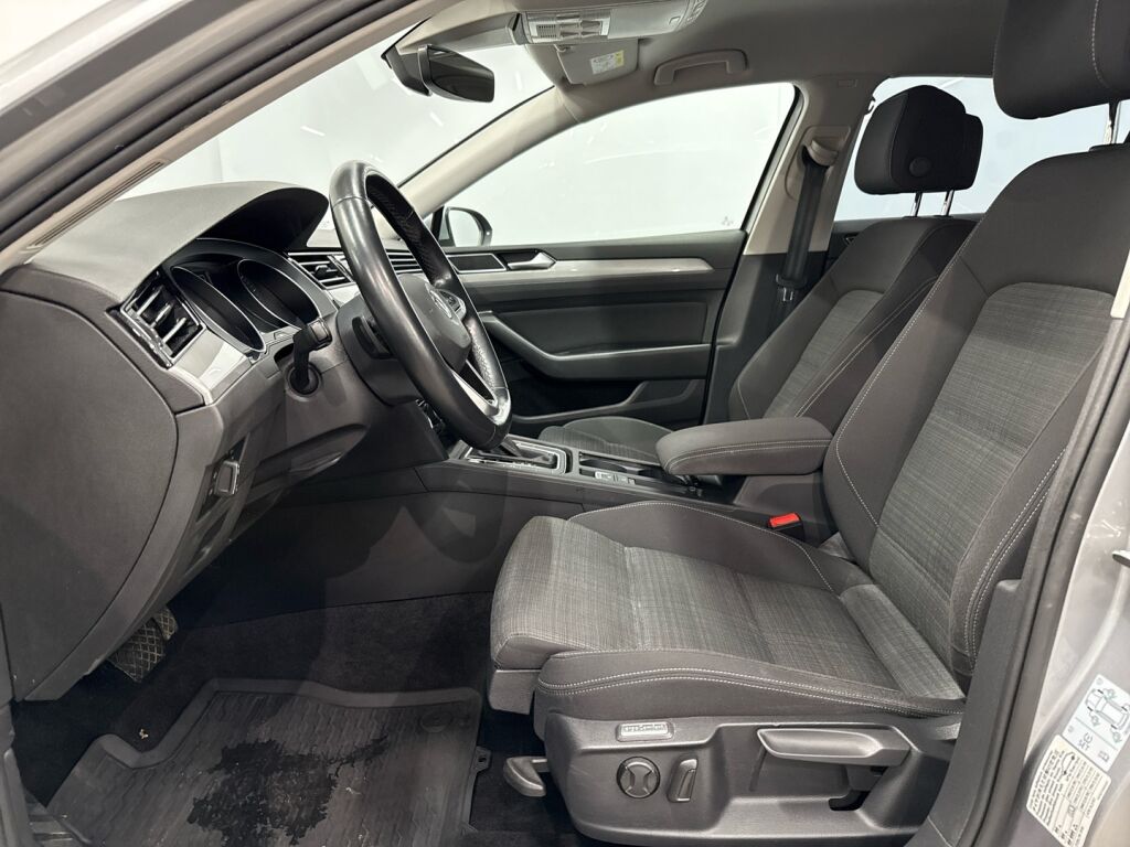 Volkswagen Passat 2019 Sininen