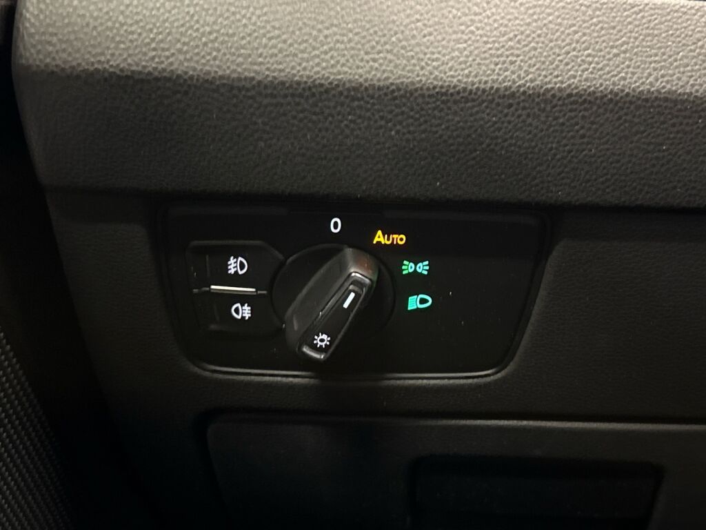 Volkswagen Passat 2019 Sininen