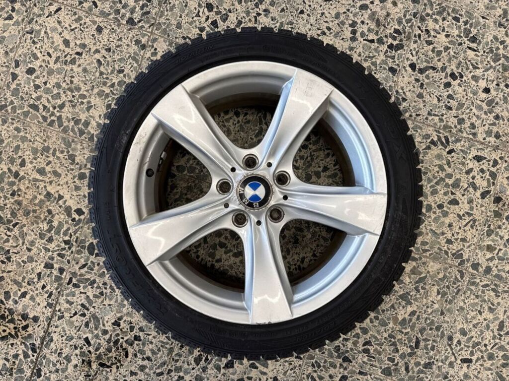 BMW 320 2012 Musta