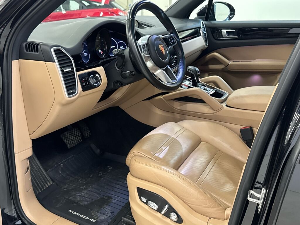 Porsche Cayenne 2019 Musta