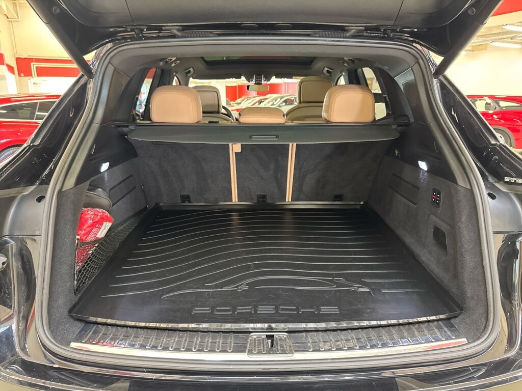 Porsche Cayenne 2019 Musta