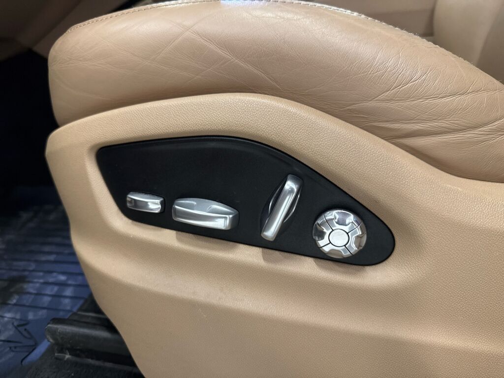 Porsche Cayenne 2019 Musta