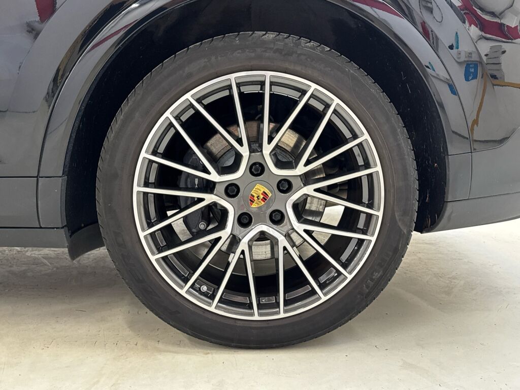 Porsche Cayenne 2019 Musta