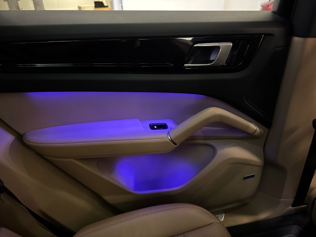 Porsche Cayenne 2019 Musta