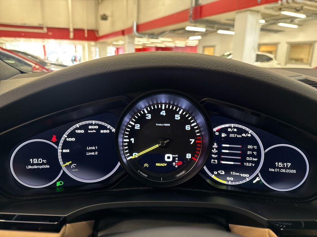 Porsche Cayenne 2019 Musta