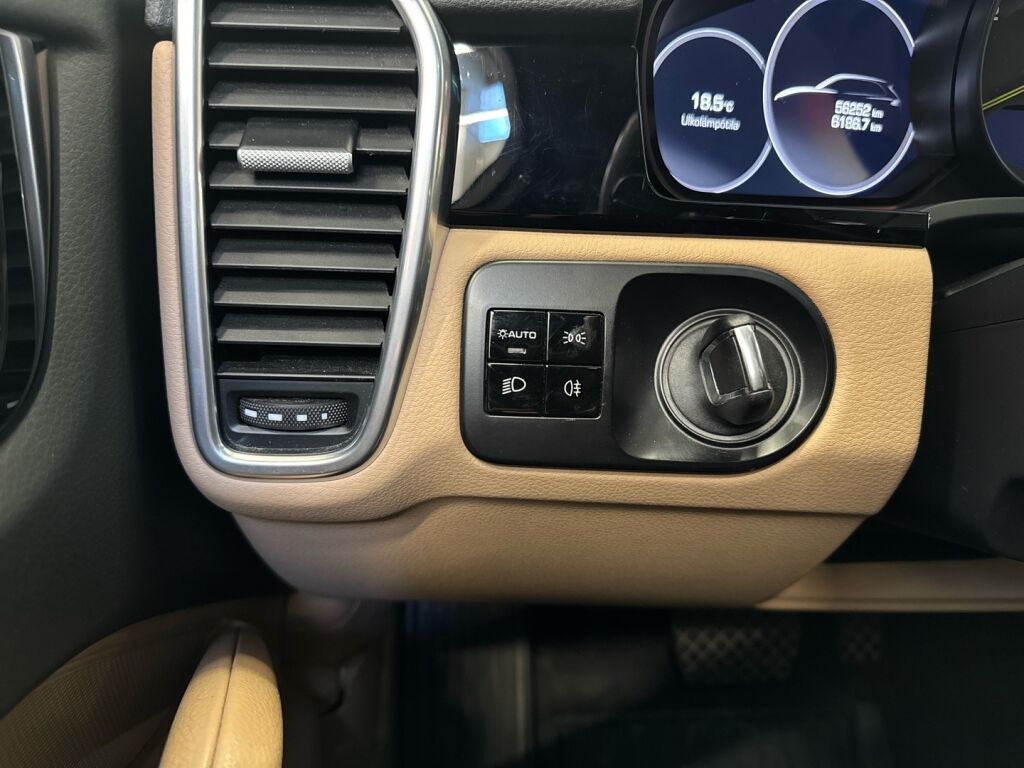 Porsche Cayenne 2019 Musta