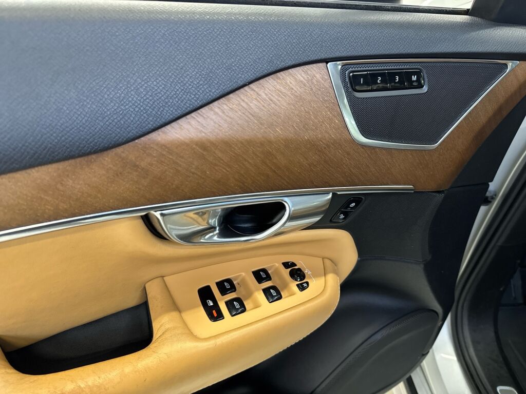 Volvo XC90 2015 Hopea