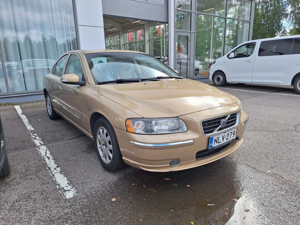 Volvo S60 2008 Ruskea (beige)